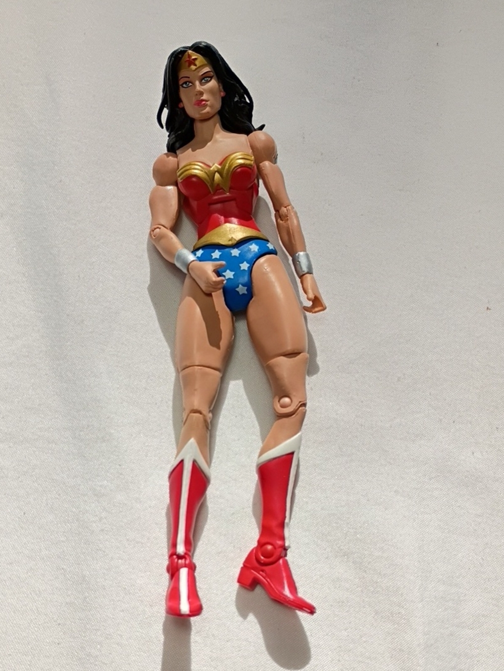 Mattel DC Universe Classics Wonder Woman Wave 4 2008 6" Poseable Action Figure